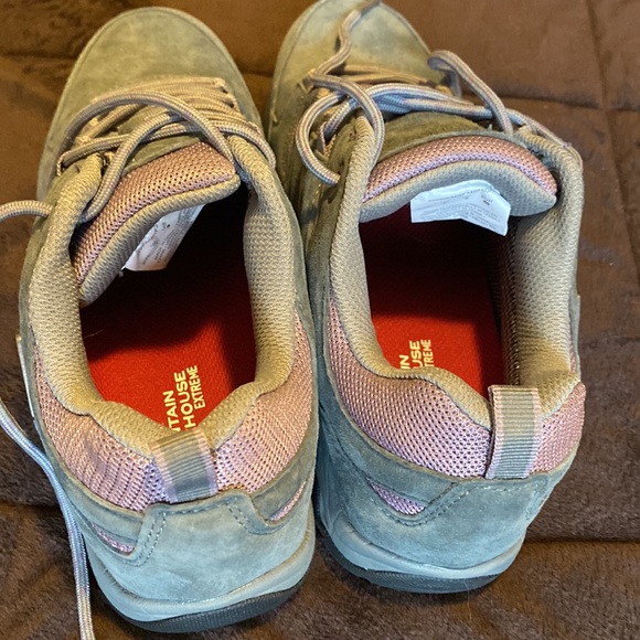 Mountain hiking, water proof, iso grip Technology,light weight - Picture 5 of 5